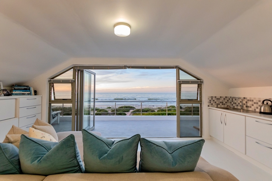 5 Bedroom Property for Sale in Golden Mile Western Cape